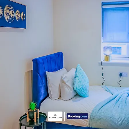 Deja Blue Luxury 3br By Altoluxo Short Lets & Serviced With Free Wifi & Parking