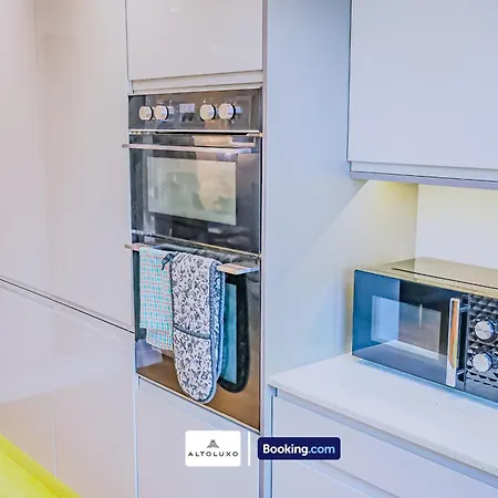 بيت للعطل Deja Blue By Altoluxoexperience Short Lets & Serviced With Free Parking